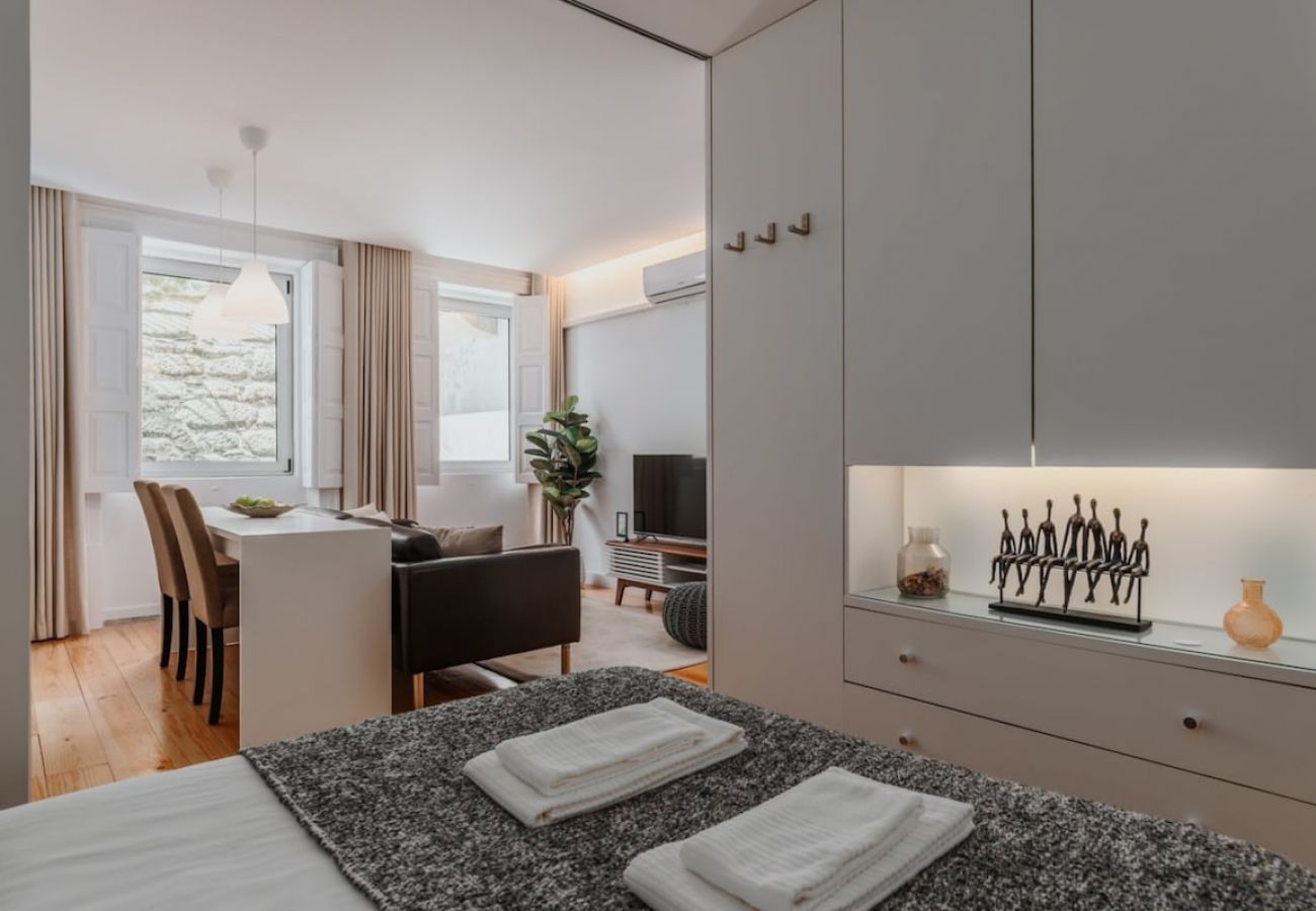 Apartamento em Porto - Luxury Studio, with A/C Downtown Porto near Metro