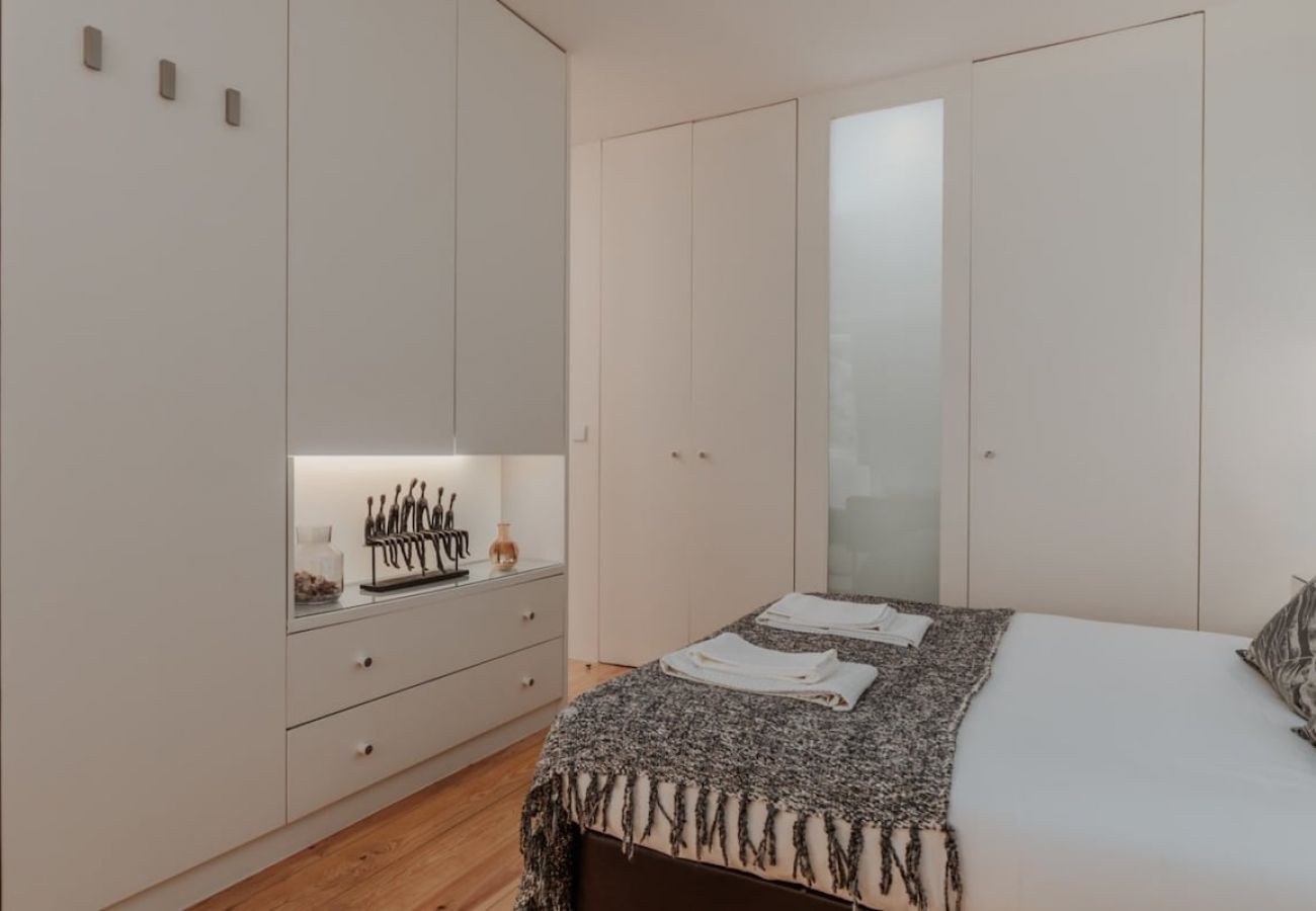 Apartamento em Porto - Luxury Studio, with A/C Downtown Porto near Metro