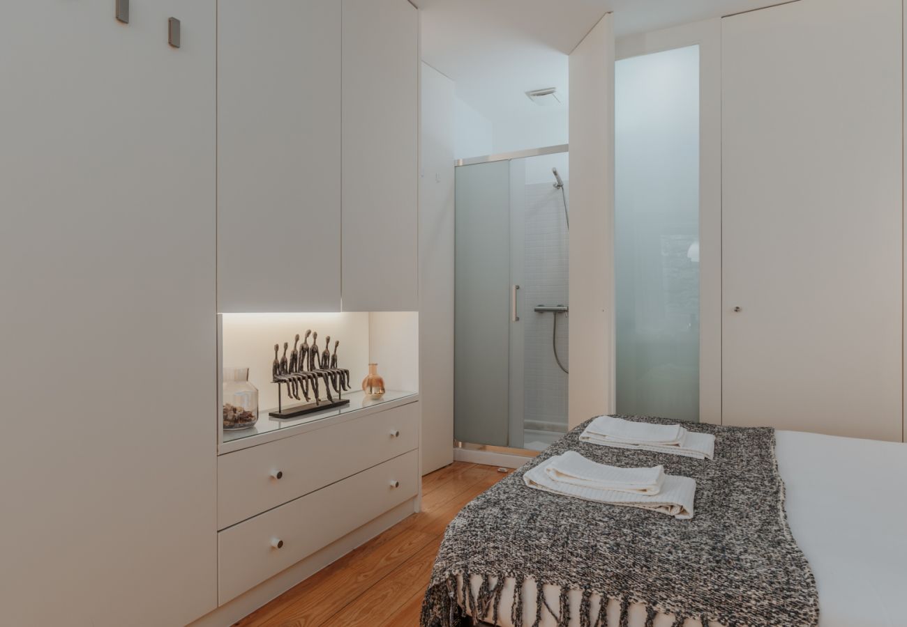 Apartamento em Porto - Luxury Studio, with A/C Downtown Porto near Metro