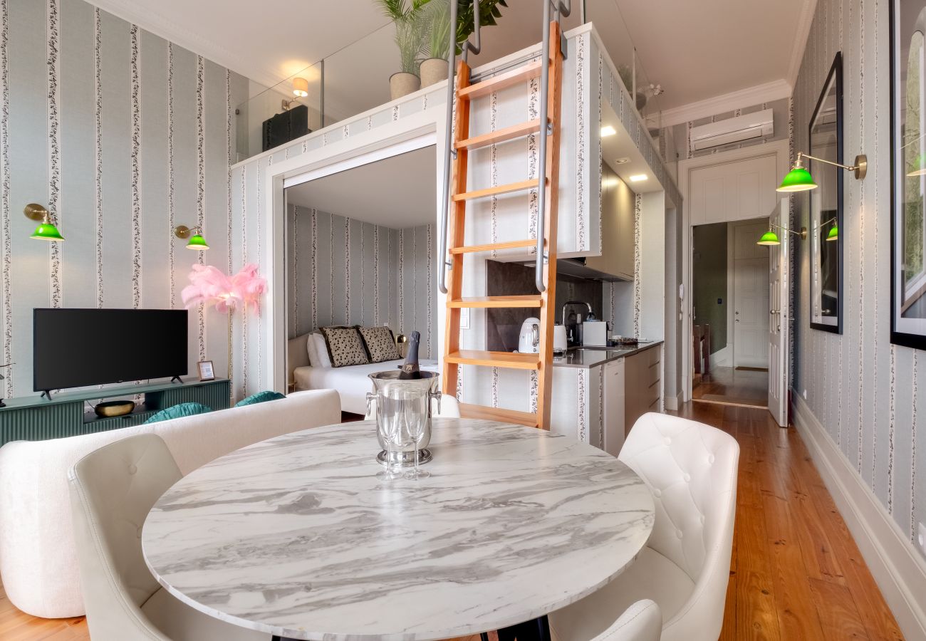 Apartamento em Porto - Elegant Ballet House | Metro · Downtown · A/C
