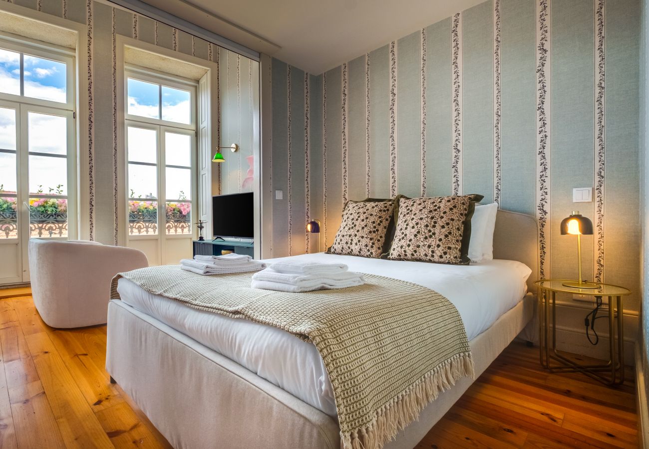 Apartamento em Porto - Elegant Ballet House | Metro · Downtown · A/C