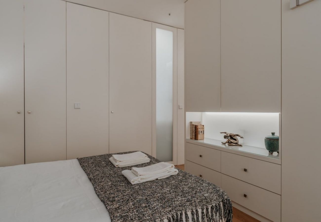 Apartamento em Porto - Poetry Luxury House, with A/C Downtown near Metro