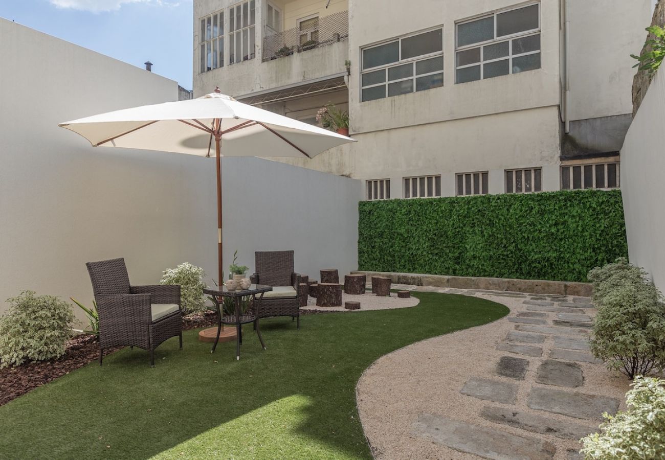 Apartamento em Porto - Charm Luxury House Garden AC Metro Downtown Porto