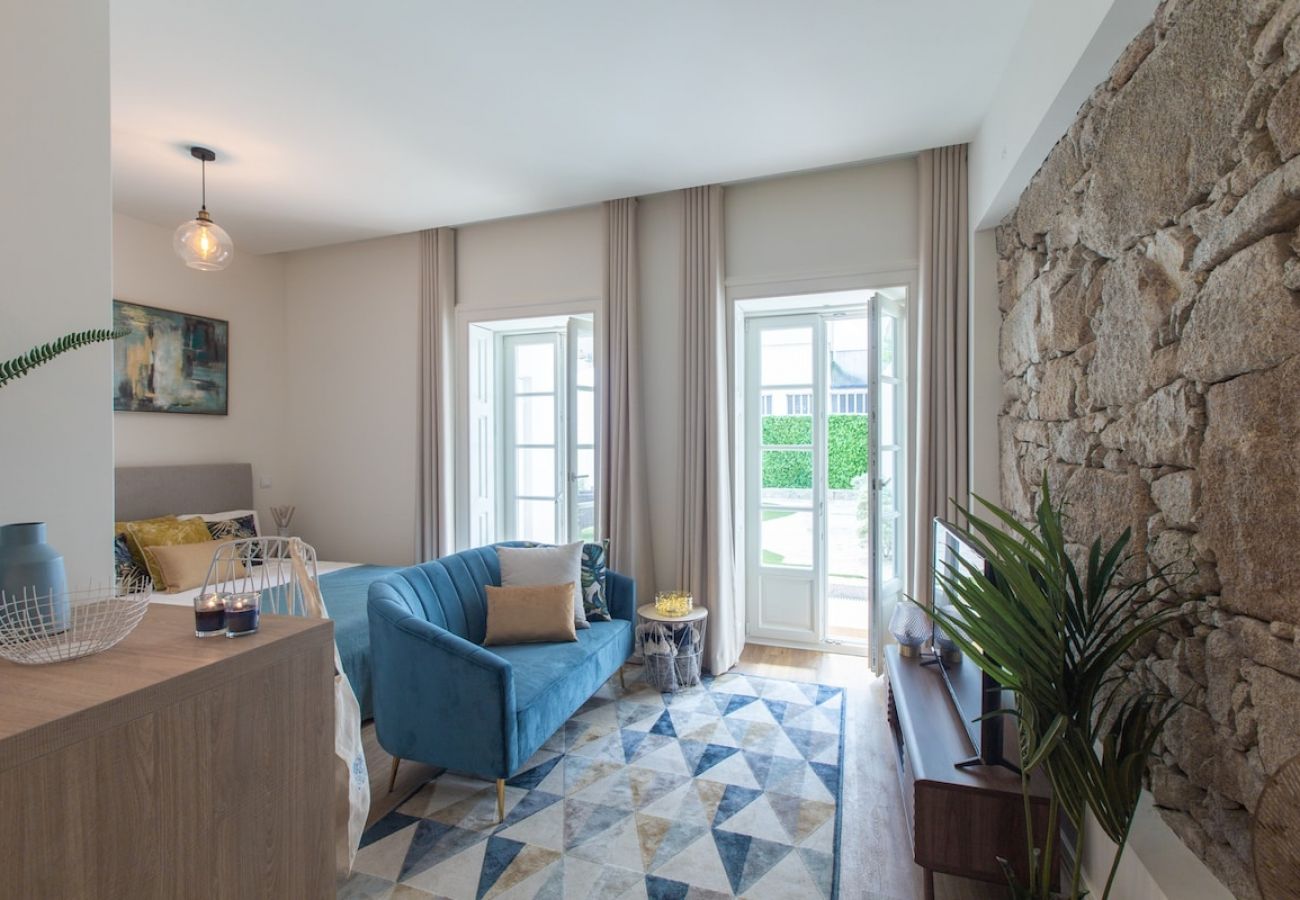 Apartamento em Porto - Charm Luxury House Garden AC Metro Downtown Porto