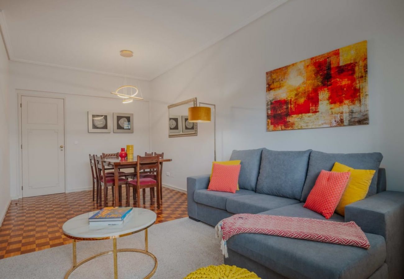 Apartamento em Porto - Sunny and Spacious House, 4BD 3Bath Downtown Porto