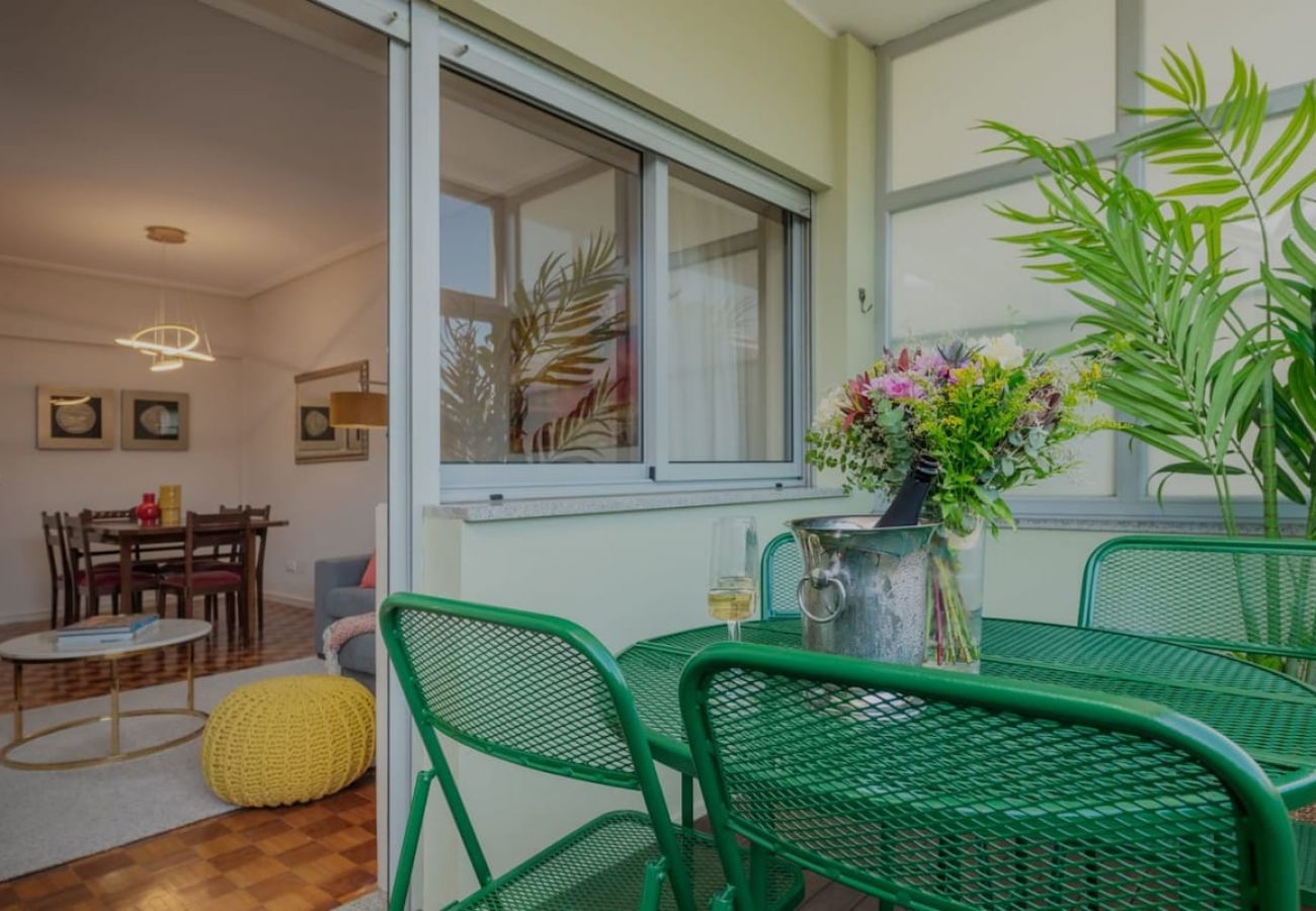 Apartamento em Porto - Sunny and Spacious House, 4BD 3Bath Downtown Porto