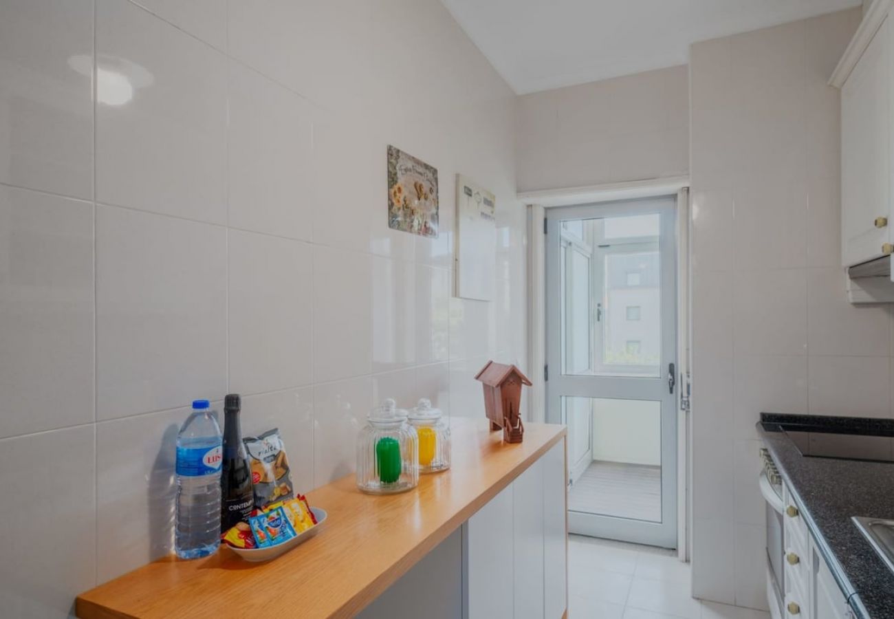 Apartamento em Porto - Sunny and Spacious House, 4BD 3Bath Downtown Porto