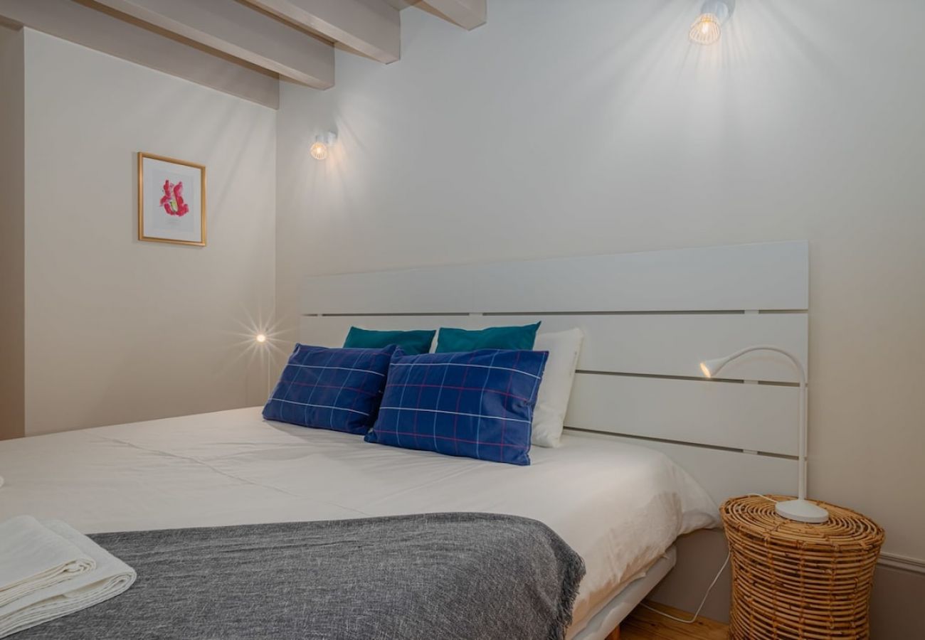 Apartamento em Porto - Oporto Artists Loft, Duplex Downtown near Metro