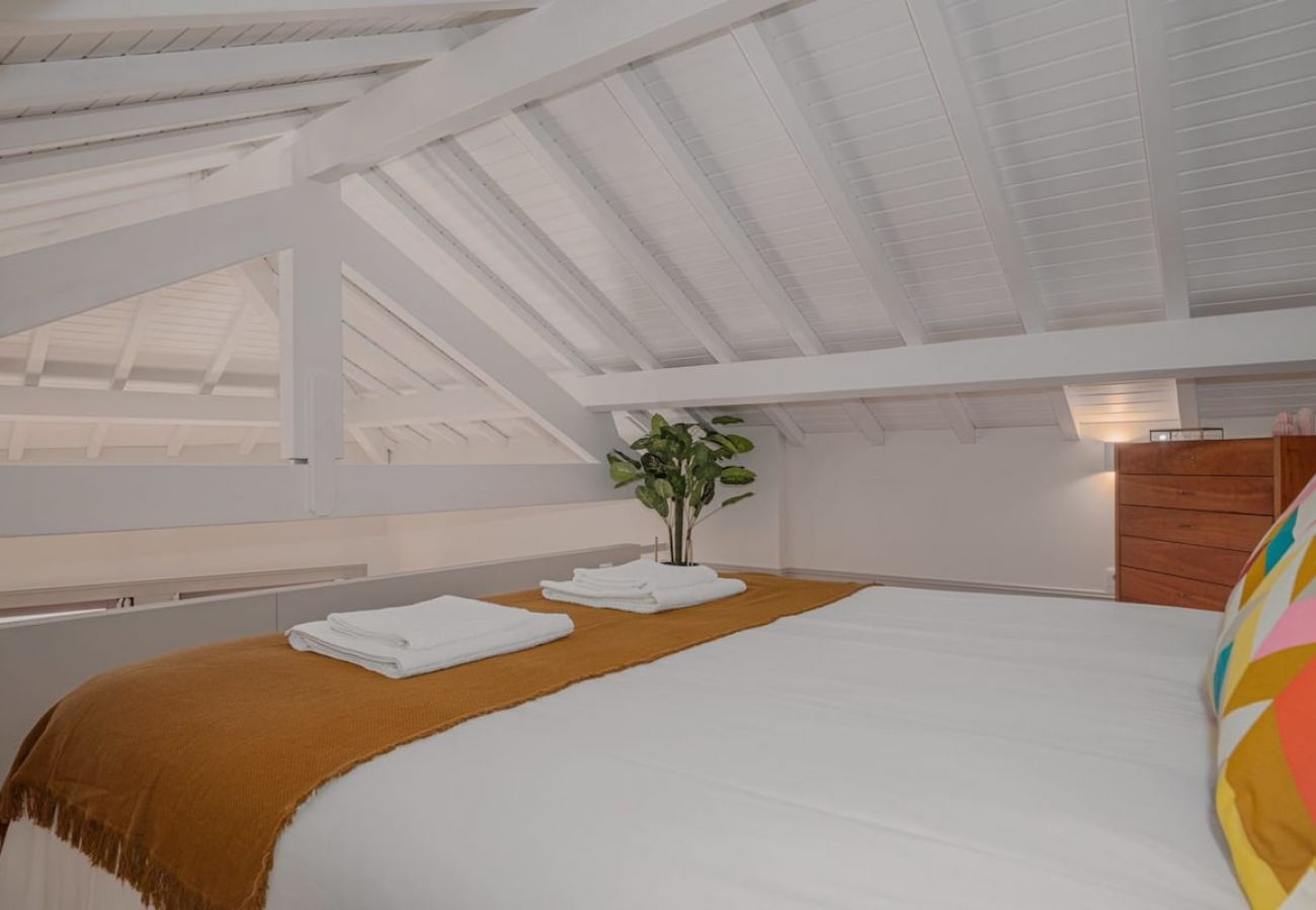 Apartamento em Porto - Oporto Artists Loft, Duplex Downtown near Metro