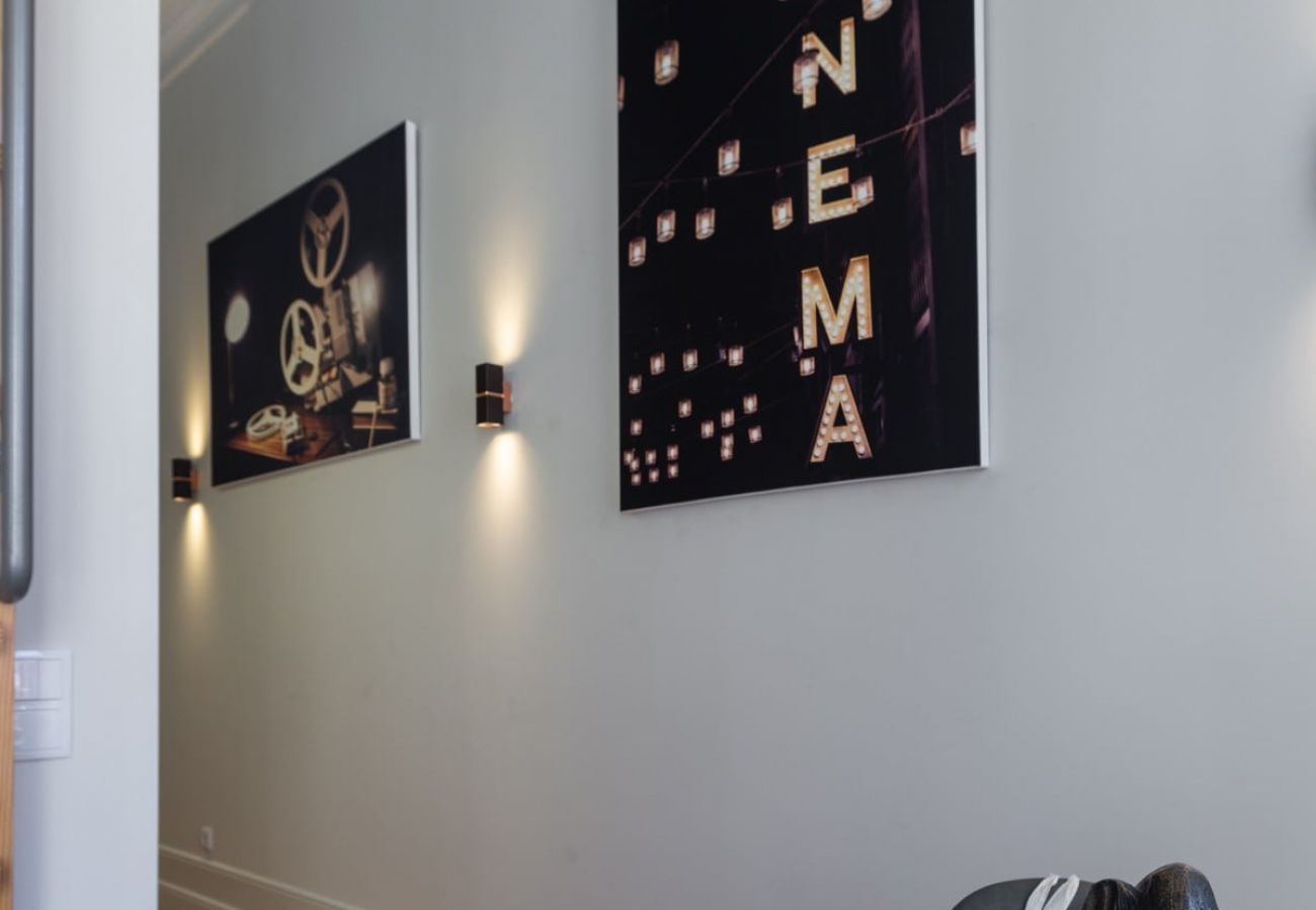 Apartamento em Porto - Cinema Luxury House, A/C Downtown Porto near Metro