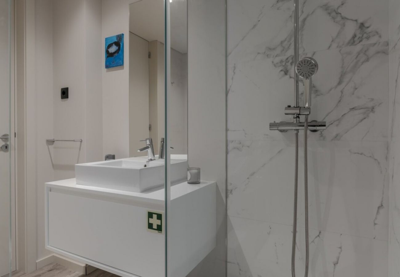 Apartamento em Porto - City Luxury Apartment, Downtown Porto near Metro