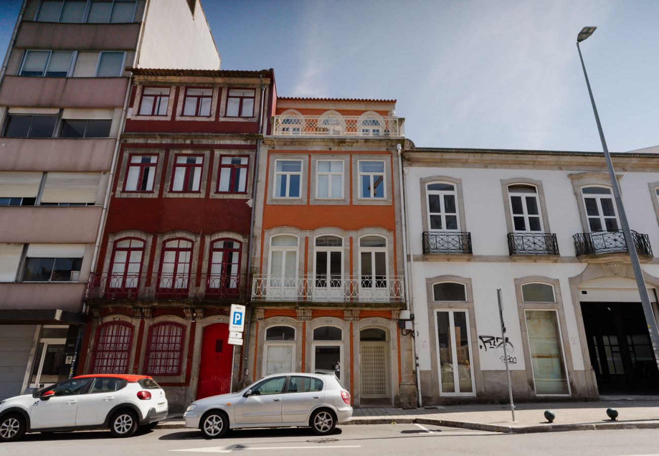 Apartamento em Porto - Theater Studio with AC, Downtown Porto near Metro