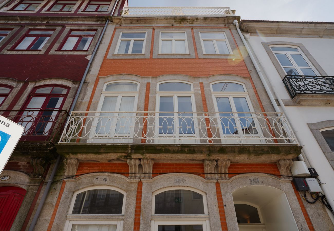 Apartamento em Porto - Theater Studio with AC, Downtown Porto near Metro