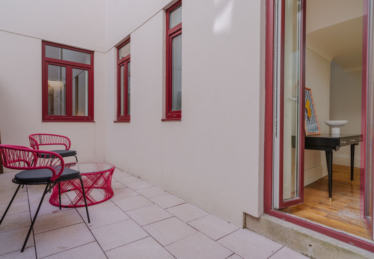 Apartamento em Porto - Romantic Luxury House w/ Captivating Outdoor Patio