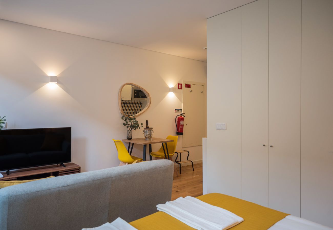 Apartamento em Porto - Golden Factory Apartment Downtown, Terrace and AC