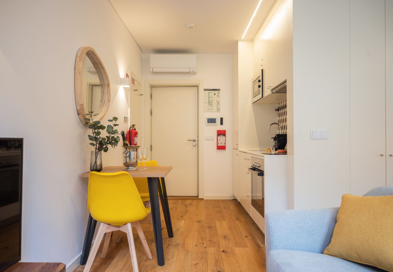 Apartamento em Porto - Golden Factory Apartment Downtown, Terrace and AC