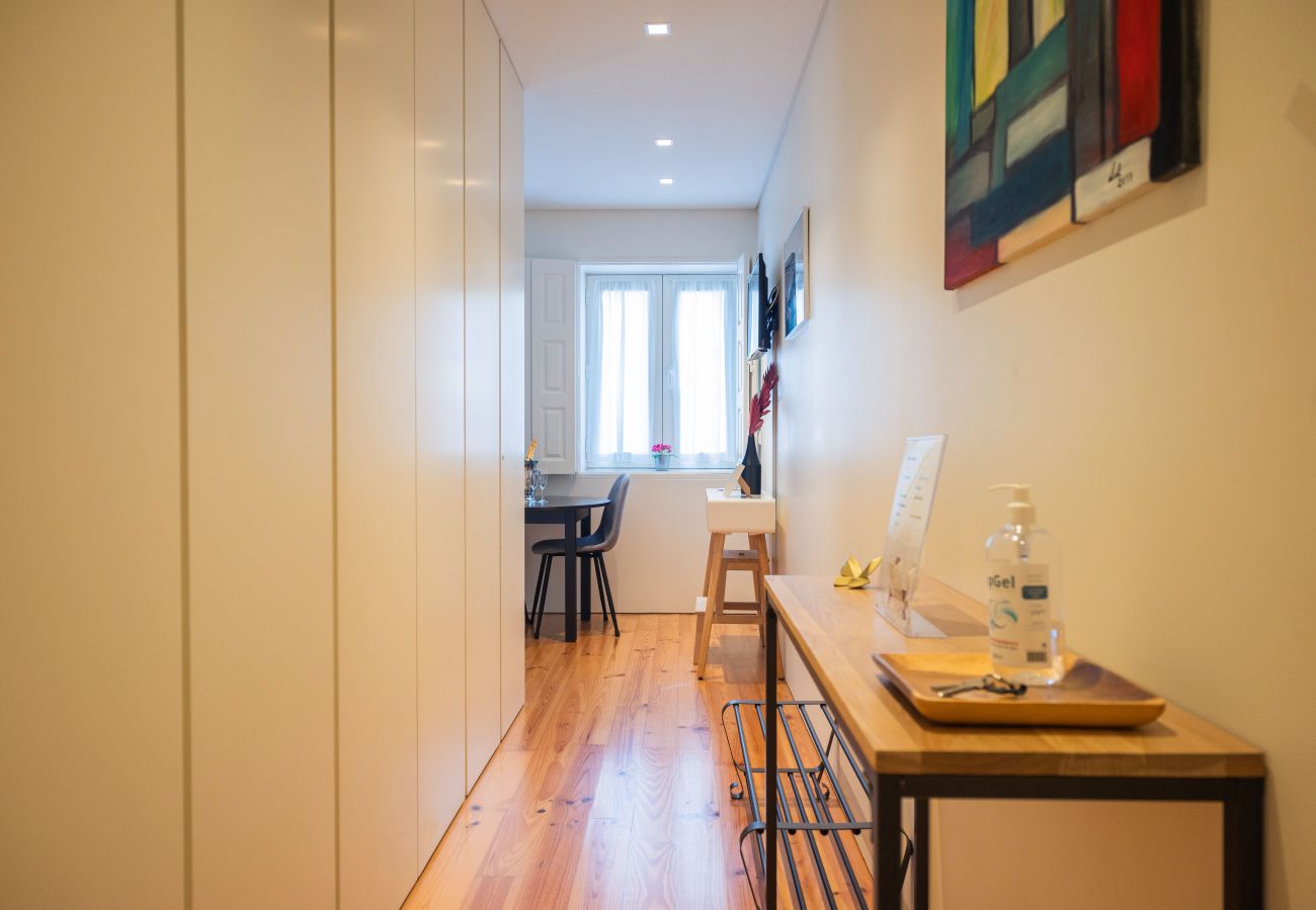 Apartamento em Porto - Modern Loft, with AC, Metro, Downtown Porto