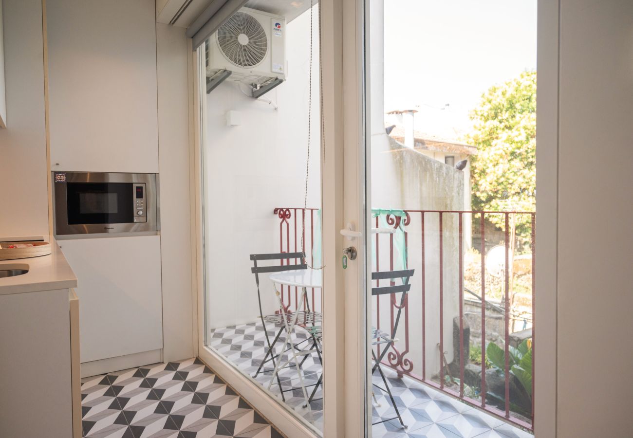 Apartamento em Porto - Modern Loft, with AC, Metro, Downtown Porto