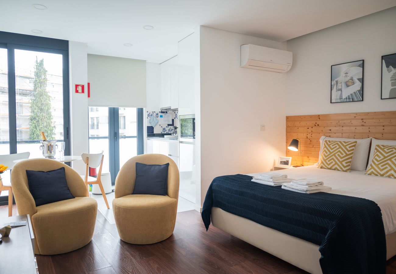 Apartamento em Porto - Sunflower Luxury Loft with AC Metro Downtown Porto