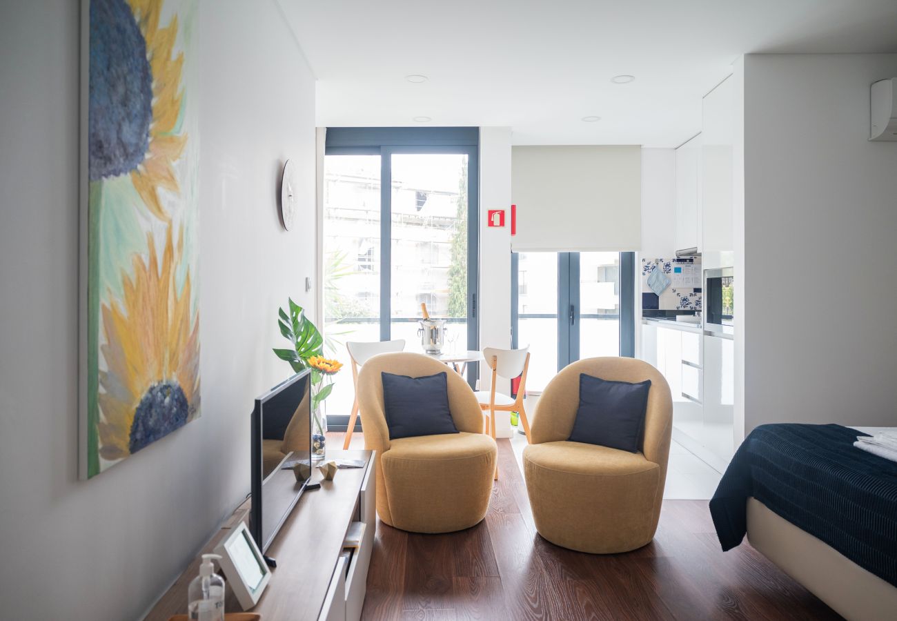 Apartamento em Porto - Sunflower Luxury Loft with AC Metro Downtown Porto