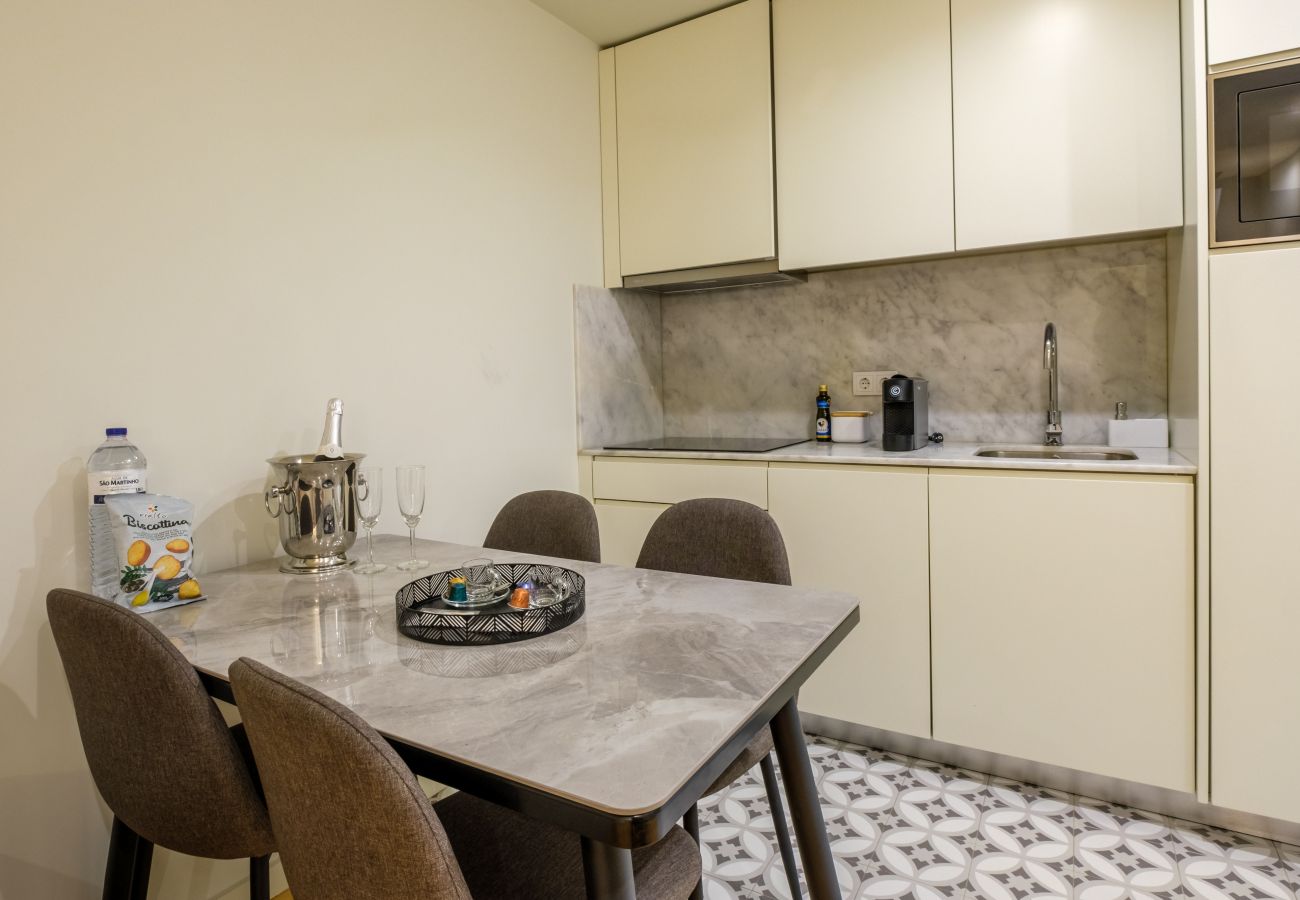 Apartamento em Porto - Luxury Style 7 with A/C Downtown Porto near Metro