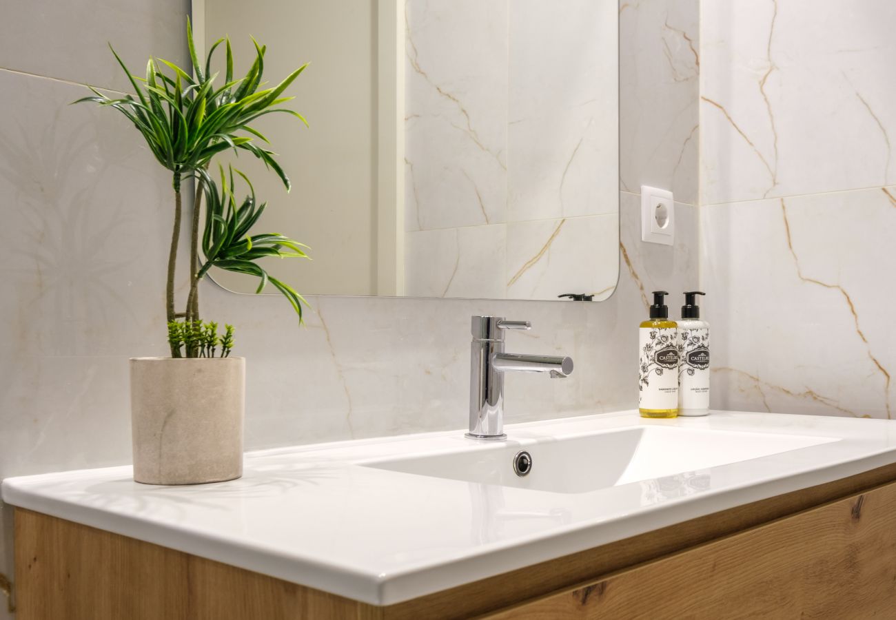 Apartamento em Porto - Luxury Style 6 with A/C Downtown Porto near Metro