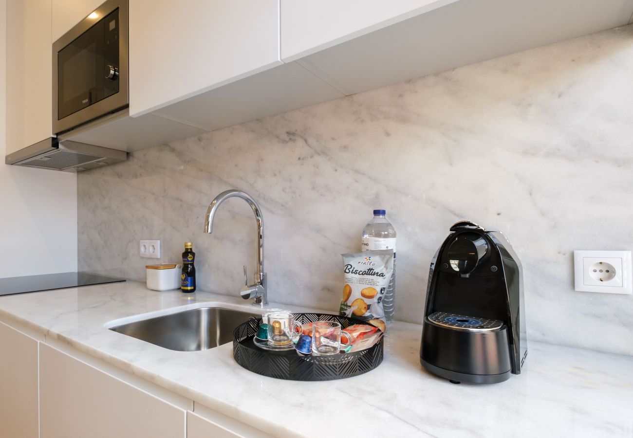 Apartamento em Porto - Art Deco 22 Luxury 2BR Apartment Downtown Metro AC