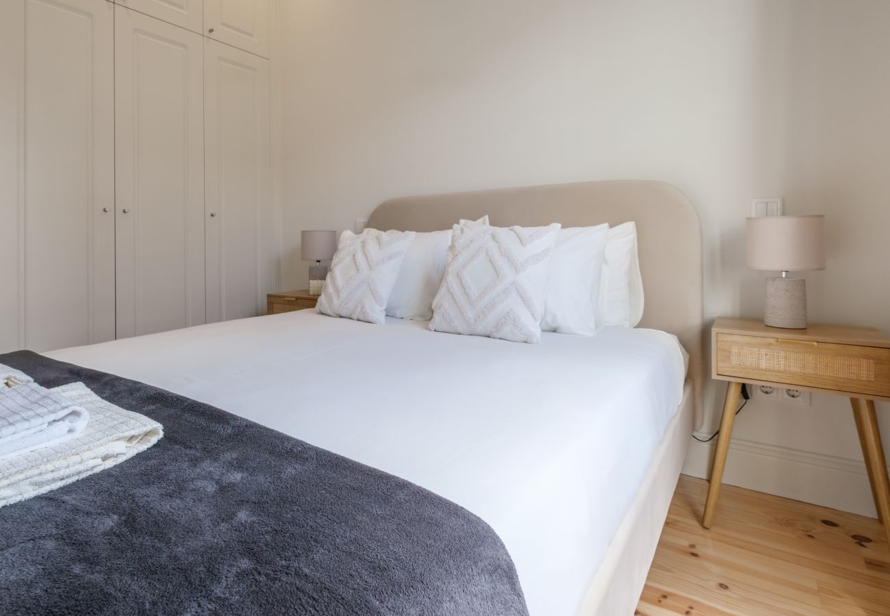 Apartamento em Porto - Art Deco 22 Luxury 2BR Apartment Downtown Metro AC