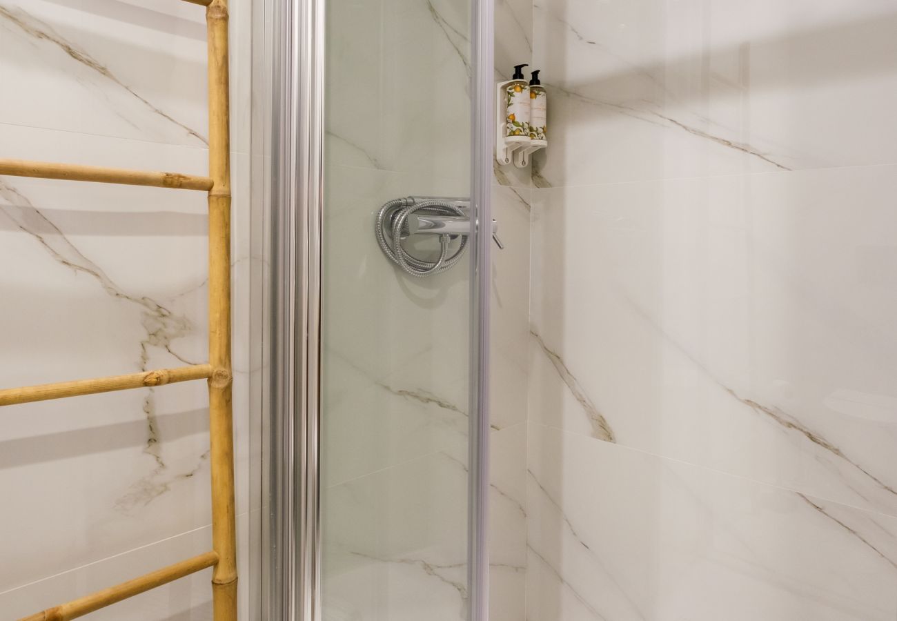 Apartamento em Porto - Art Deco 22 Luxury 2BR Apartment Downtown Metro AC