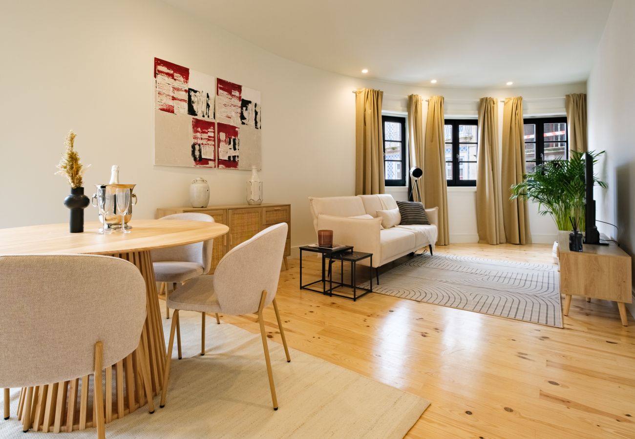 Apartamento em Porto - Art Deco 22 Luxury 2BR Apartment Downtown Metro AC