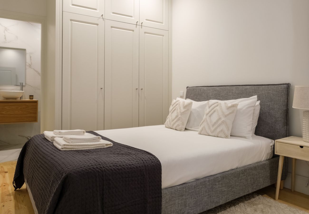 Apartamento em Porto - Art Deco 13 Luxury 2BR Apartment Downtown Metro AC