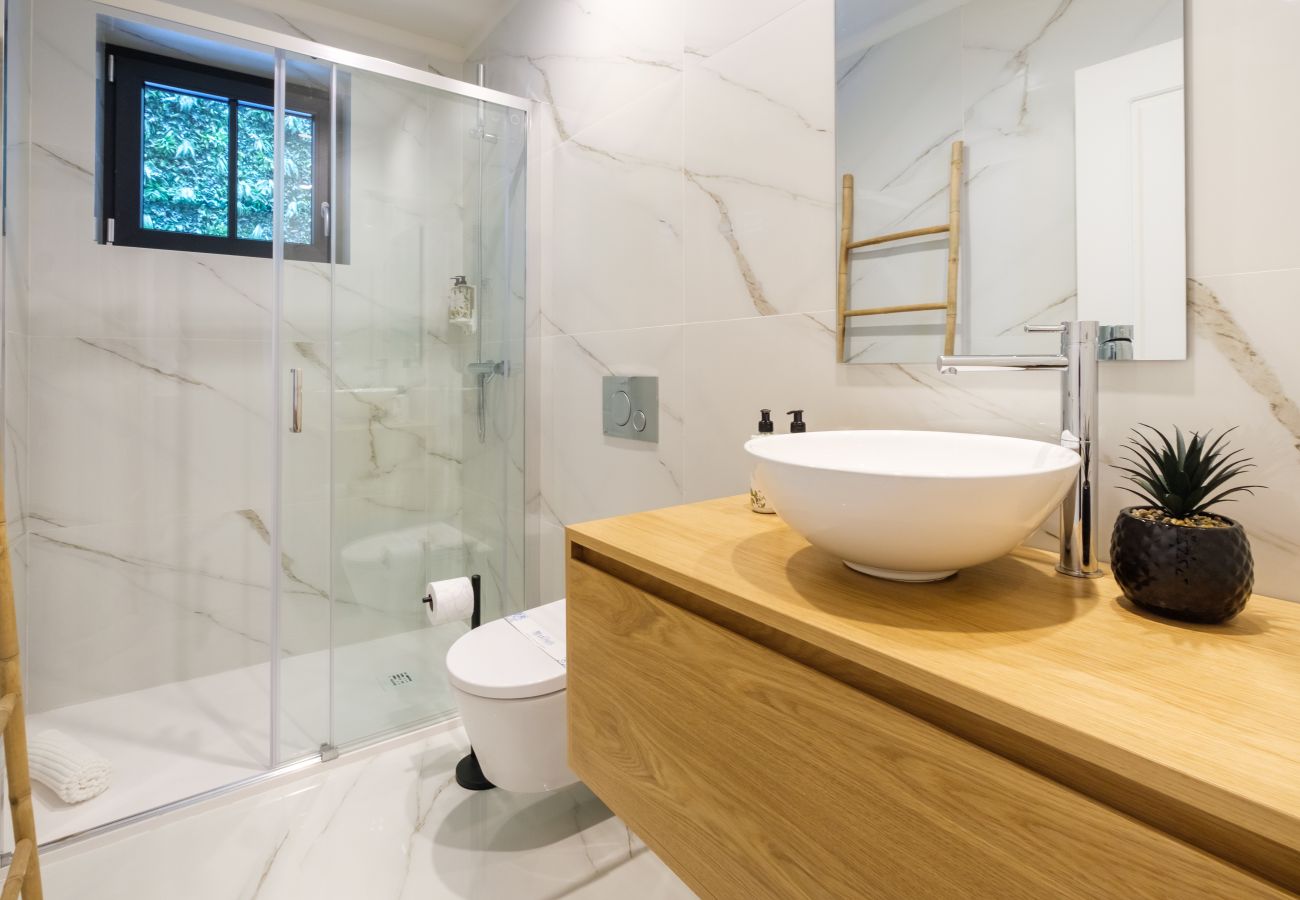 Apartamento em Porto - Art Deco 13 Luxury 2BR Apartment Downtown Metro AC