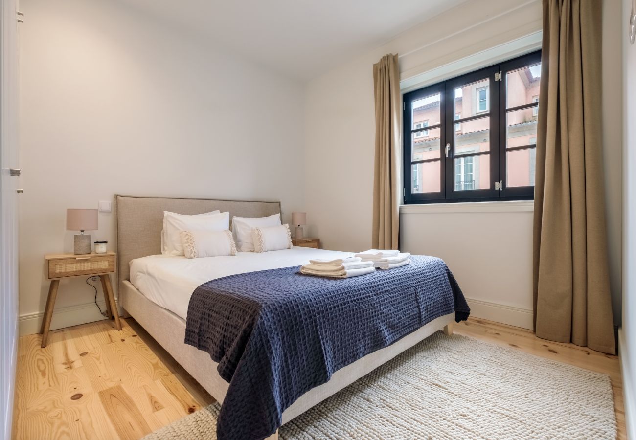 Apartamento em Porto - Art Deco 13 Luxury 2BR Apartment Downtown Metro AC