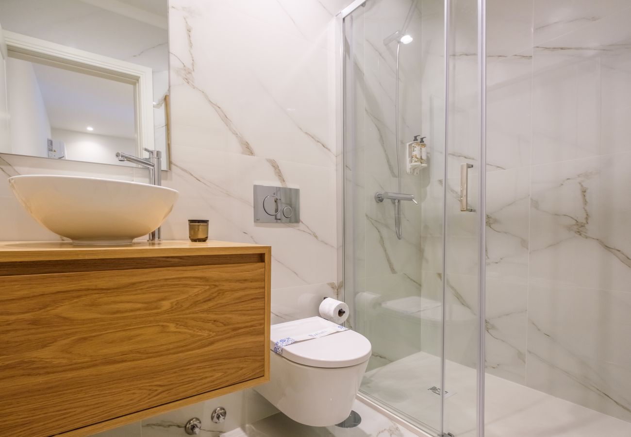 Apartamento em Porto - Art Deco 13 Luxury 2BR Apartment Downtown Metro AC
