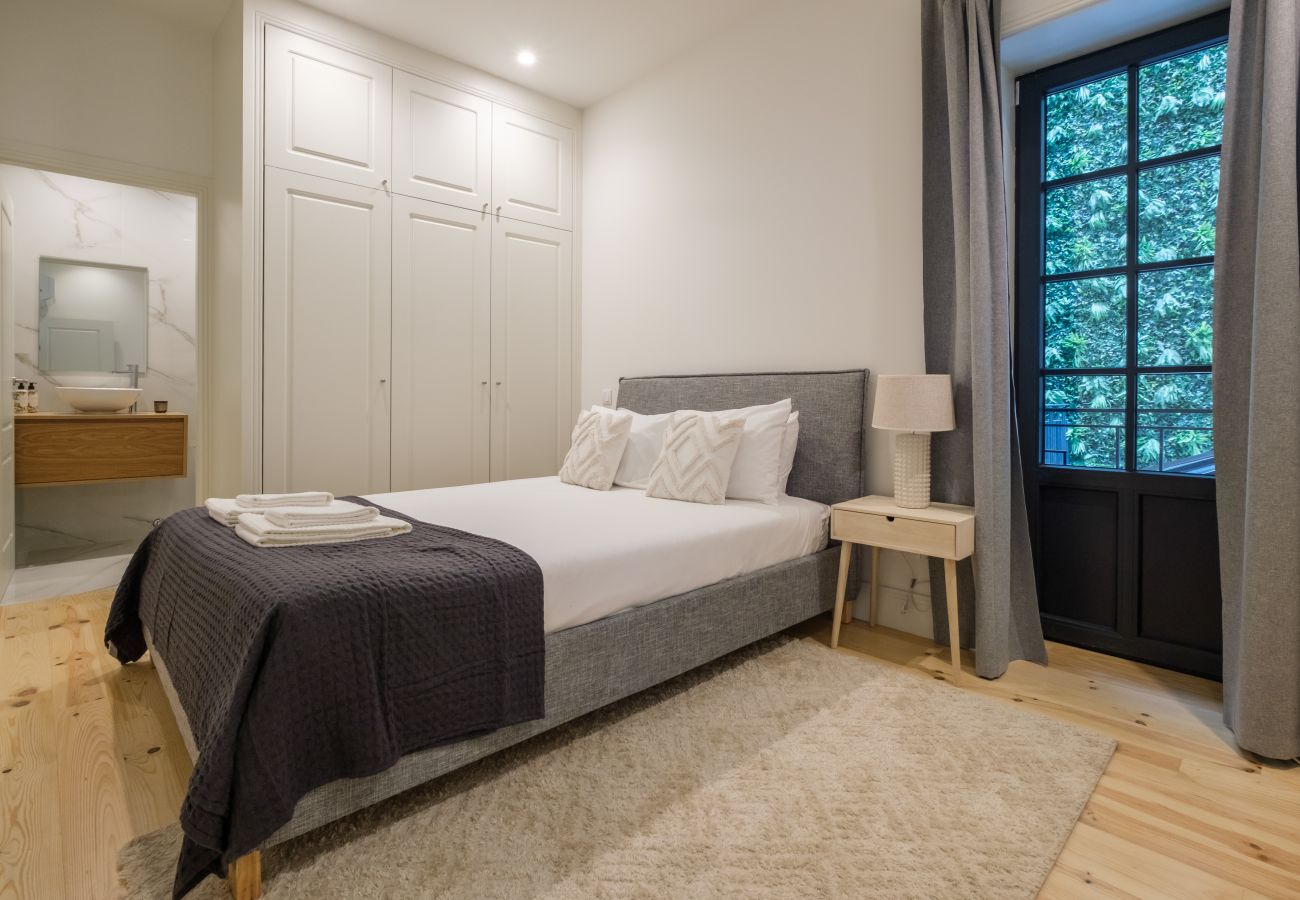 Apartamento em Porto - Art Deco 13 Luxury 2BR Apartment Downtown Metro AC
