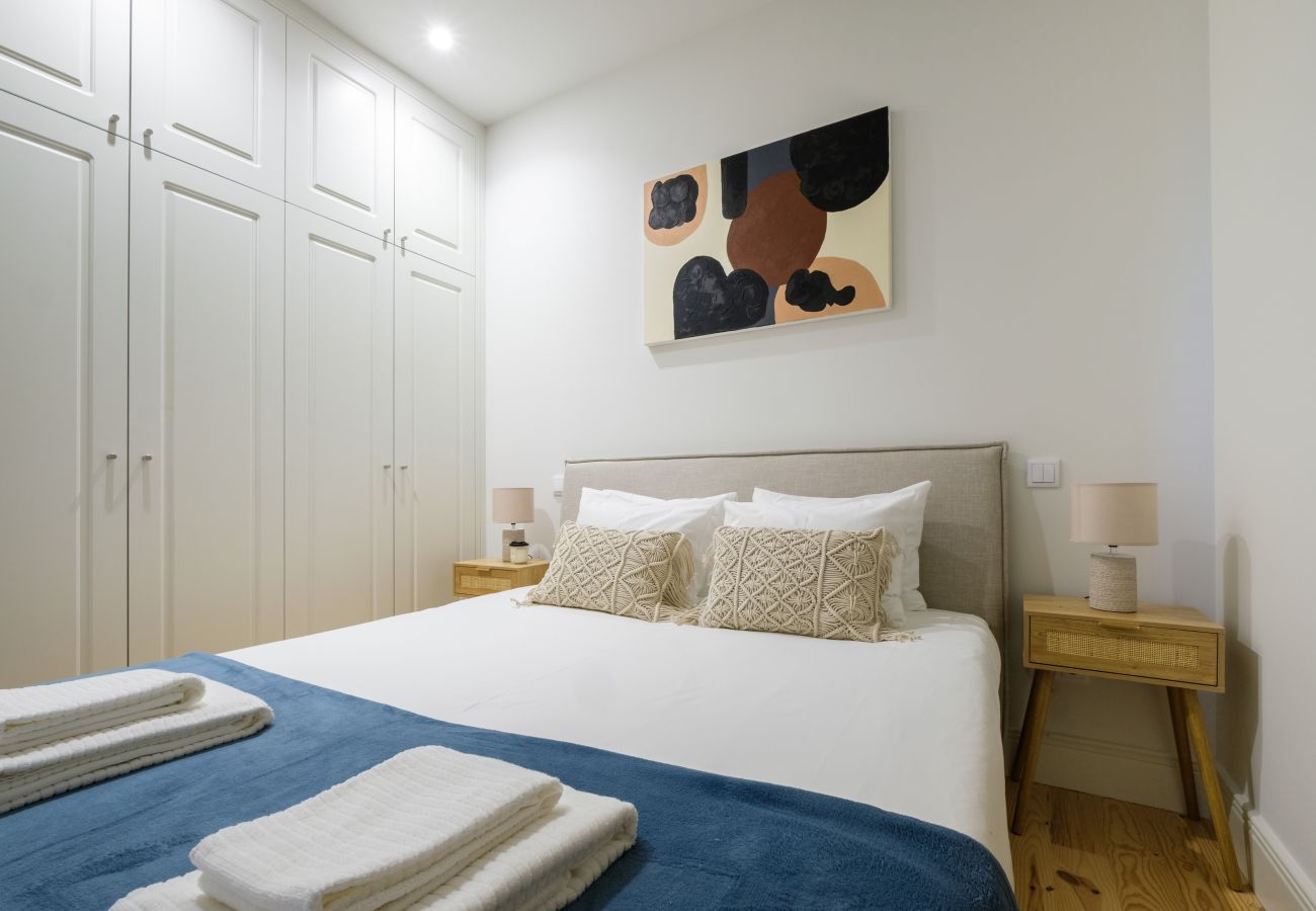 Apartamento em Porto - Art Deco 33 Luxury 2BR Apartment Downtown Metro AC