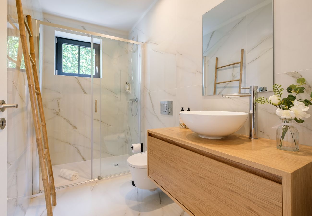 Apartamento em Porto - Art Deco 33 Luxury 2BR Apartment Downtown Metro AC