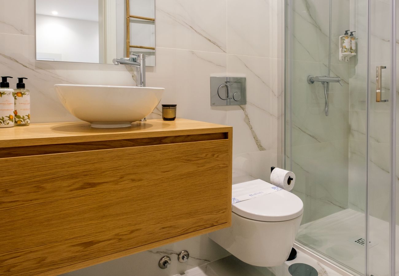 Apartamento em Porto - Art Deco 33 Luxury 2BR Apartment Downtown Metro AC