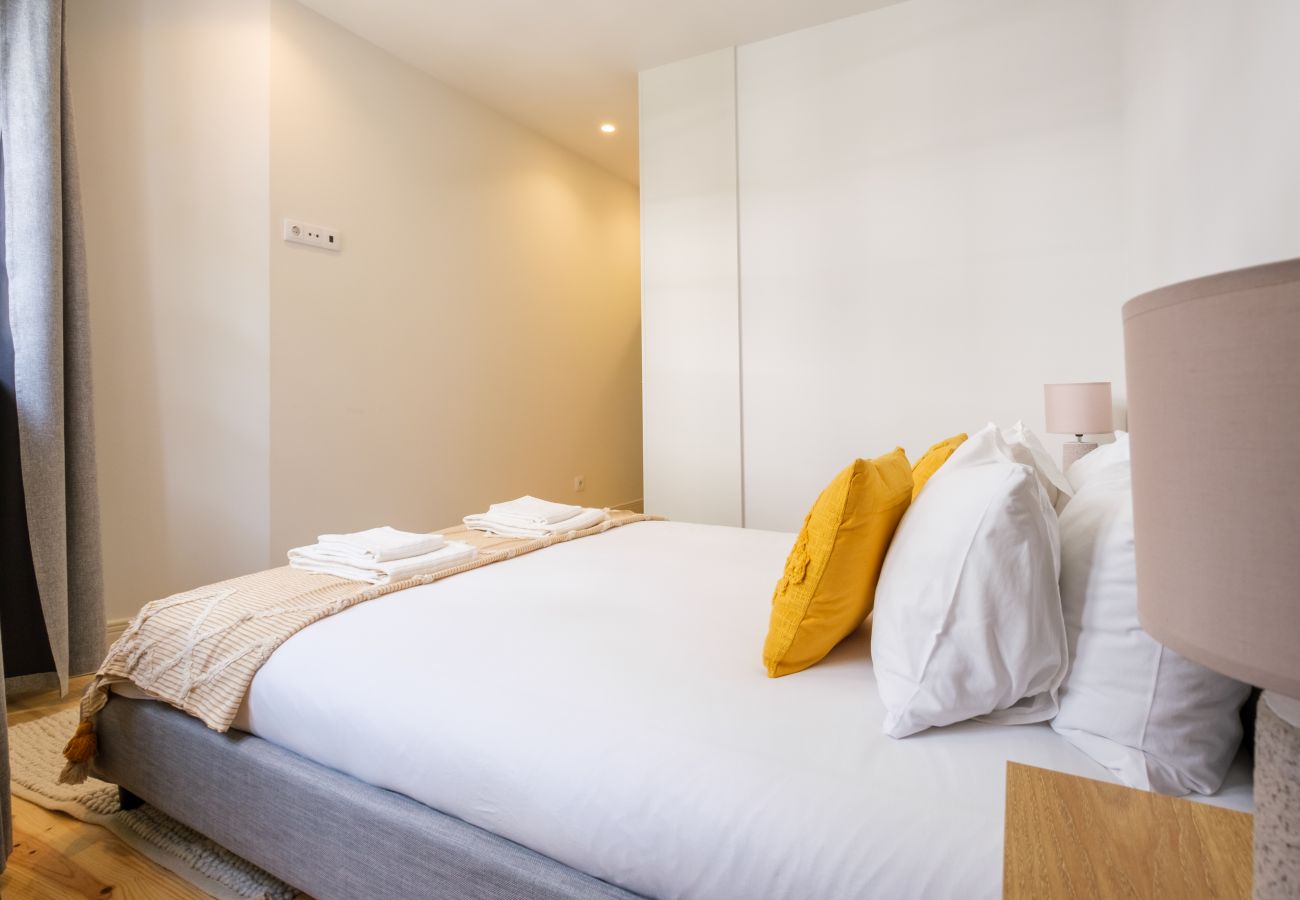 Apartamento em Porto - Art Deco 11 Luxury 2BR Apartment Downtown Metro AC