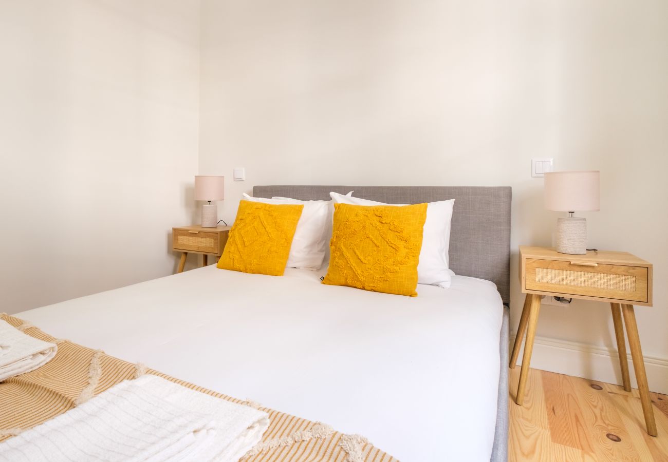 Apartamento em Porto - Art Deco 11 Luxury 2BR Apartment Downtown Metro AC