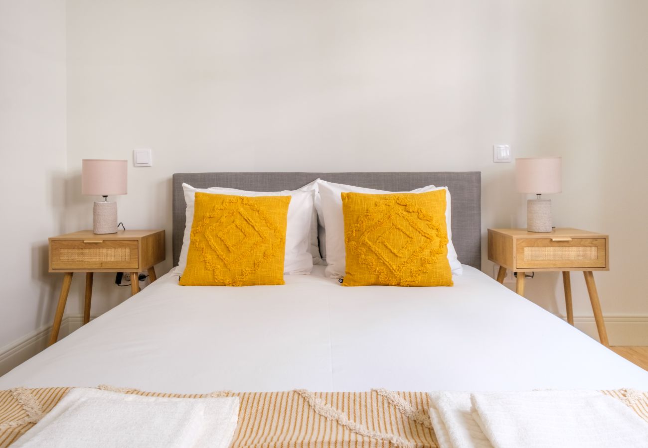 Apartamento em Porto - Art Deco 11 Luxury 2BR Apartment Downtown Metro AC