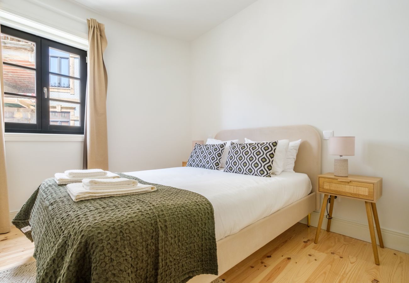 Apartamento em Porto - Art Deco 11 Luxury 2BR Apartment Downtown Metro AC