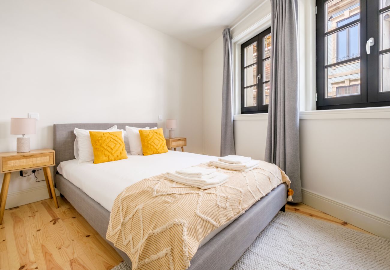 Apartamento em Porto - Art Deco 11 Luxury 2BR Apartment Downtown Metro AC
