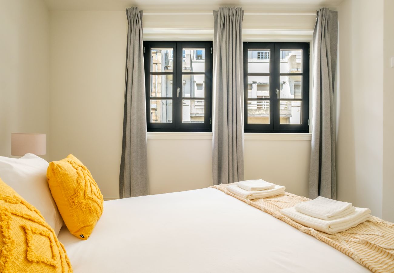 Apartamento em Porto - Art Deco 11 Luxury 2BR Apartment Downtown Metro AC