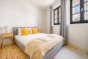 Apartamento em Porto - Art Deco 11 Luxury 2BR Apartment Downtown Metro AC
