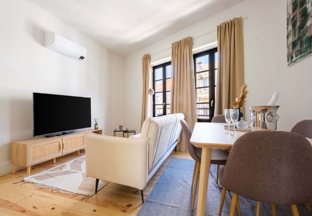 Apartamento em Porto - Art Deco 31 Luxury 2BR Apartment Downtown Metro AC