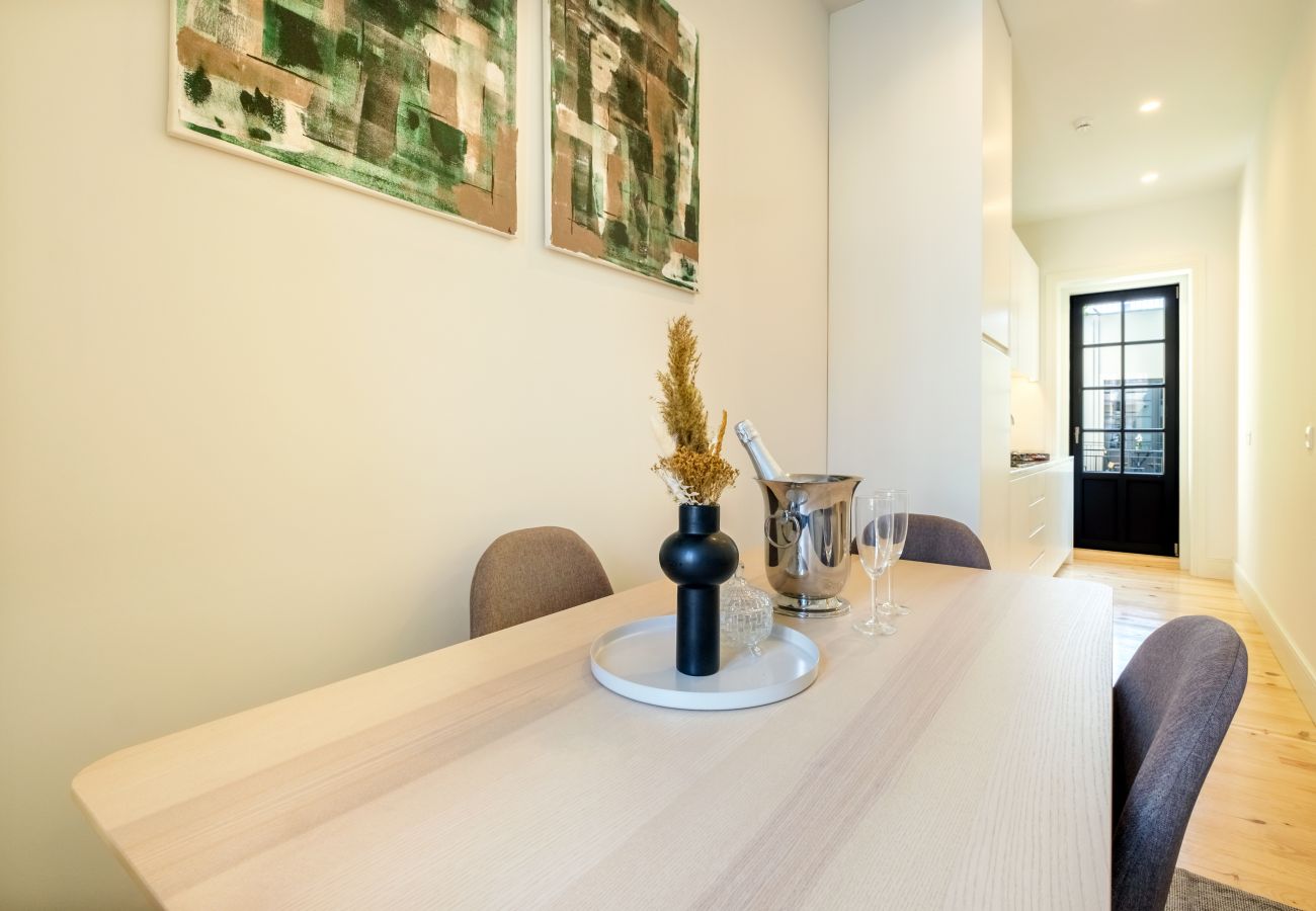Apartamento em Porto - Art Deco 31 Luxury 2BR Apartment Downtown Metro AC