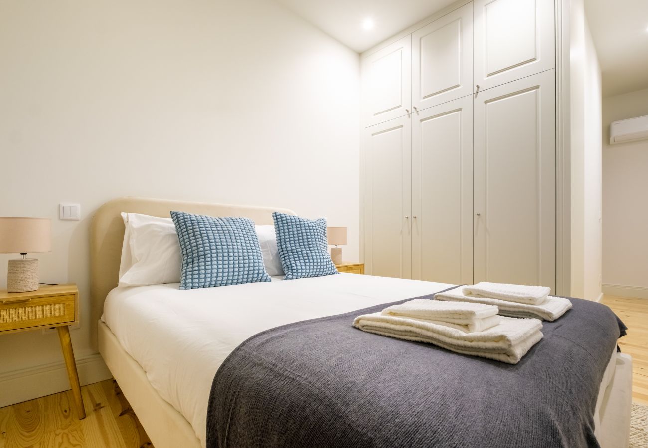 Apartamento em Porto - Art Deco 31 Luxury 2BR Apartment Downtown Metro AC