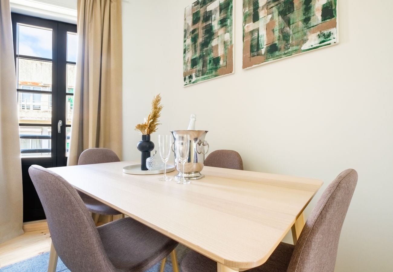 Apartamento em Porto - Art Deco 31 Luxury 2BR Apartment Downtown Metro AC