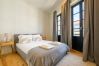 Apartamento em Porto - Art Deco 31 Luxury 2BR Apartment Downtown Metro AC